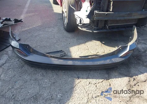 2017 Toyota Rav4 Le z USA, uszkodzony, nr VIN JTMZFREV5HJ700522